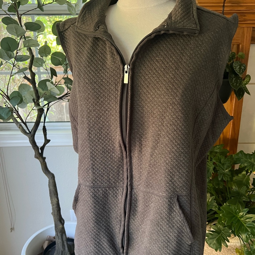 Karen Scott Gray Quilted Vest